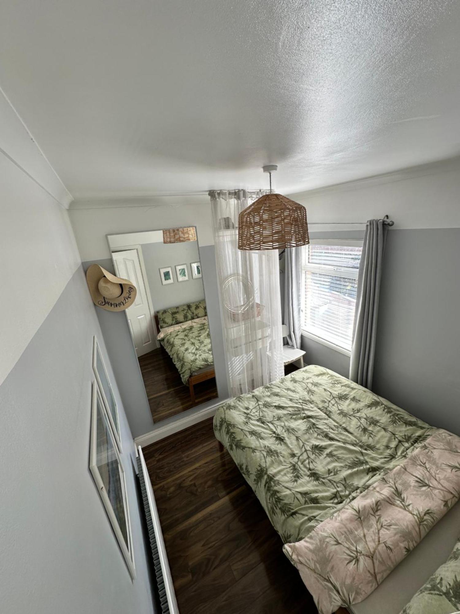 Cosy Two Bed Terraced House 7Min Drive From City Belfast Exterior foto